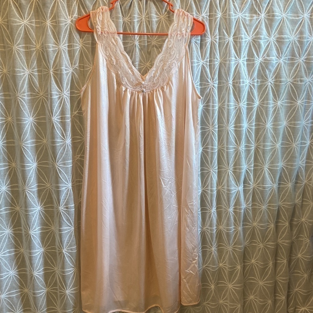 Val Mode Vintage Lingerie